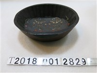 藏品(木製人物圖樣漆器置物圓盆)的圖片