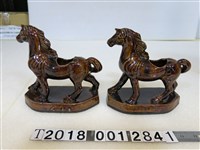 藏品(陶瓷金門紀念馬型花器組)的圖片