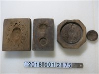 藏品(木製神像卍字圖樣糕餅模具)的圖片