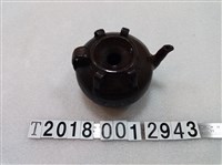 藏品(陶製深褐色五突起醬油壺)的圖片