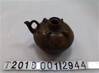 藏品(陶製四突起醬油壺)的圖片