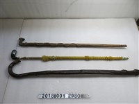 藏品(人頭雙蛇紋木製手杖)的圖片