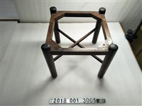 藏品(木製方形置物架)的圖片