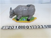 藏品(陶製水牛裝飾物)的圖片