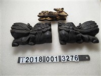 藏品(鳳鎏金木雕匾托與獅子木雕匾托)的圖片