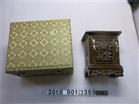 藏品(陶製褐釉香筒)的圖片