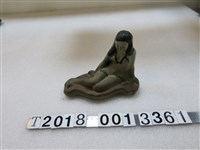 藏品(陶製女人側臥造型紀念品擺飾)的圖片