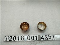 藏品(九谷藤田製鹿港信用利用組合創立二十周年紀念小酒杯)的圖片
