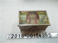 藏品(紋面原住民圖樣捲菸盒)的圖片