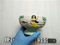 藏品(比基尼跳舞女性擺飾)的圖片