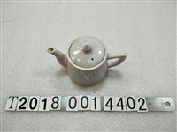 藏品(陶製白色有提把茶壺)的圖片