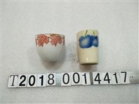 藏品(陶瓷藍果實紅花紋陶瓷杯)的圖片