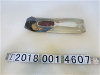藏品(有包裝特製髮梳)的圖片