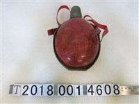 藏品(塑膠製紅色水壺)的圖片