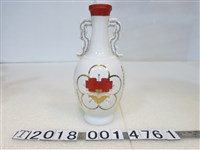 藏品(馬祖酒廠敬製慶祝中華民國六十四年國慶紀念酒瓶)的圖片