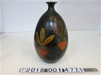 藏品(雙原住民頭像圖樣酒瓶)的圖片