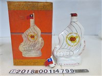 藏品(馬祖酒廠恭製六十八年國慶乘風破浪風雨同舟紀念酒瓶組)的圖片
