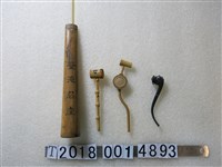 藏品(臺灣名產與日月潭菸斗紀念品)的圖片