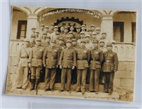 藏品(輜駕汽教五三團全體官員代表歡送指揮官紀念照片)的圖片