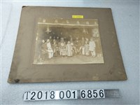 藏品(國恩家慶臺北新起街市場構內家庭寫真)的圖片