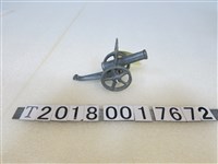 藏品(金屬製反共抗俄砲臺造型擺飾)的圖片