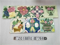 藏品(各式玫瑰花與水果圖樣彩繪磁磚)的圖片