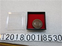 藏品(金屬圓形甲長字樣徽章)的圖片