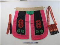 藏品(平埔族背包與裙服與綁帶)的圖片