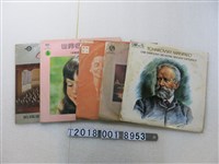 藏品(《柴可夫斯基：曼弗雷德交響曲》與世界名曲等黑膠唱片)的圖片
