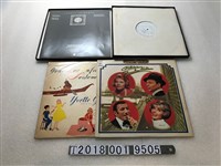 藏品(韓德爾作品彌賽亞與西洋金曲等黑膠唱片)的圖片