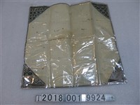 藏品(平埔族四角繡花正方形手帕)的圖片