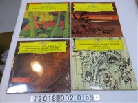 藏品(德意志留聲機公司發行尤金‧約夫姆指揮安東‧布魯克納第八號交響曲作品等黑膠唱片)的圖片