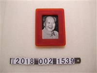 藏品(毛澤東紅色玻璃相框)的圖片