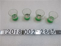 藏品(塑膠綠底杯狀物)的圖片