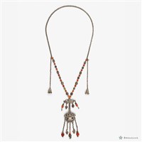 藏品(銀花瓶紋墜飾項鍊)的圖片