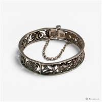 藏品(松鼠葡萄銀鐲)的圖片
