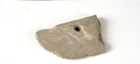 藏品(牛稠子文化穿孔石刀殘片)的圖片