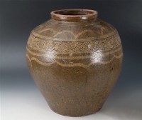藏品(褐釉刻花大甕)的圖片