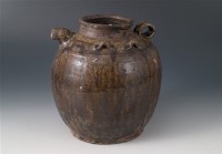 藏品(醬釉豎頸四繫帶把注壺)的圖片