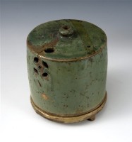 藏品(綠釉三足帶蓋油燈)的圖片