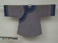 藏品(藍色灰邊婦女用古衫)的圖片