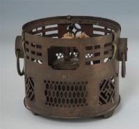 藏品(銅製三蕊油燈台)的圖片
