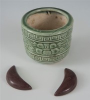 藏品(香爐和筊杯)的圖片