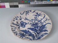 藏品(白底藍彩花卉淺盤	 	)的圖片