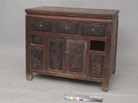 藏品(木製三聯櫥)的圖片