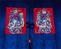 藏品(用心看台灣系列-門縫裡的燈)的圖片