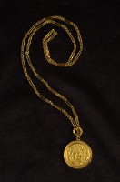 藏品(福字金平墜及鳳眼金鍊)的圖片