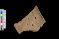 藏品(粗砂陶.圈足(刺紋))的圖片