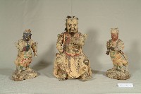 藏品(礦物彩法主聖君木雕神像、副將木雕神像二位)的圖片