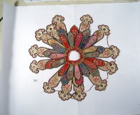 藏品(刺繡蓮花披佩)的圖片